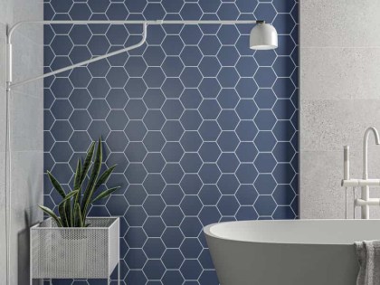 QYMH1595BI35998_TIMELESS_23_AMBIENTE_DETALLE_HEXAGONO_TIMELESS_MARINE_15X17_BANO_SZ7
