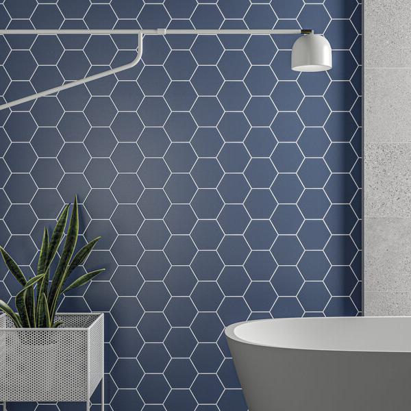 QYMH1595BI35998 TIMELESS 23 AMBIENTE DETALLE HEXAGONO TIMELESS MARINE 15X17 BANO SZ7