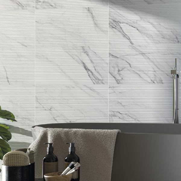 QYMH1629BI55840 CASPIO 30 AMBIENTE DETALLE DOMA CASPIO WHITE 30X60 BRILLO PB BANO SZ8