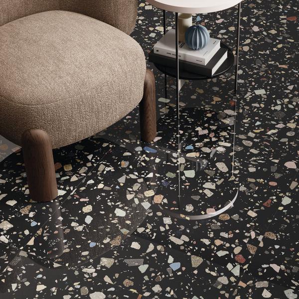 QYMH1641BI22751 GEMSTONE 01 AMBIENTE DETALLE GEMSTONE BLACK PULIDO 60X120 SALON SZ7