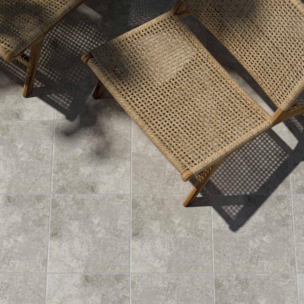QYMH2366BI48536 SAMIRA 04 AMBIENTE DETALLE SAMIRA GREY 33X33 ANTISLIP EXTERIOR SZ3