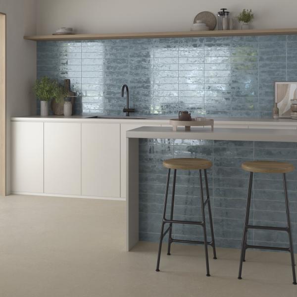 QYMH2636BI55484 IGNIS 02 AMBIENTE IGNIS AQUAMARINE BRILLO 75X300 PAV RIFT SAND 120X1 SZ8